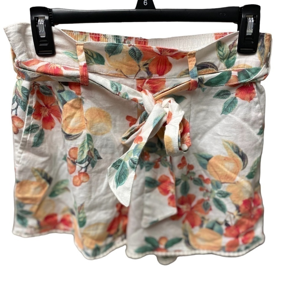 Sophia Vegara tie belt  linen/viscose‎ pom pom fringe shorts size 4.